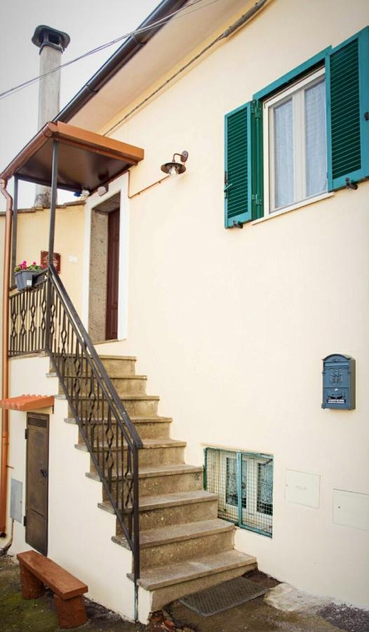 La Casetta Del Borgo Caprarola Bagian luar foto